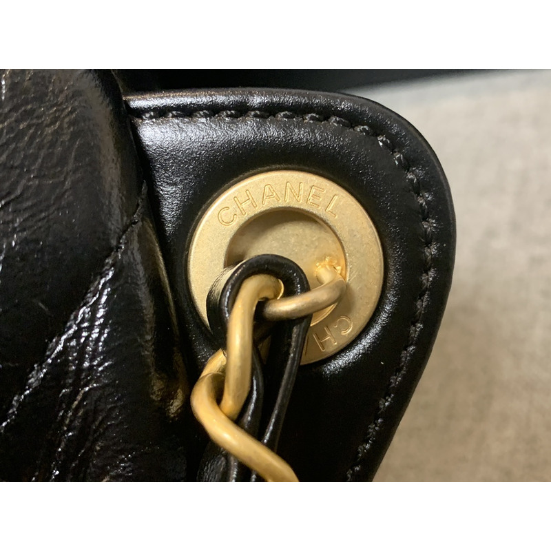 Ch*el 22ss gloss leather chain backpack black