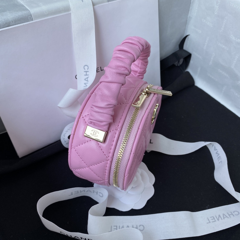 Ch*el vanity case - shiny lambskin & gold-tone metal pink