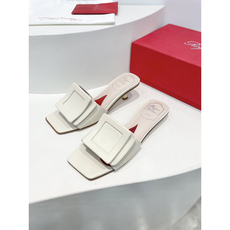 roger u1u1e covered patent leather buckle mules white
