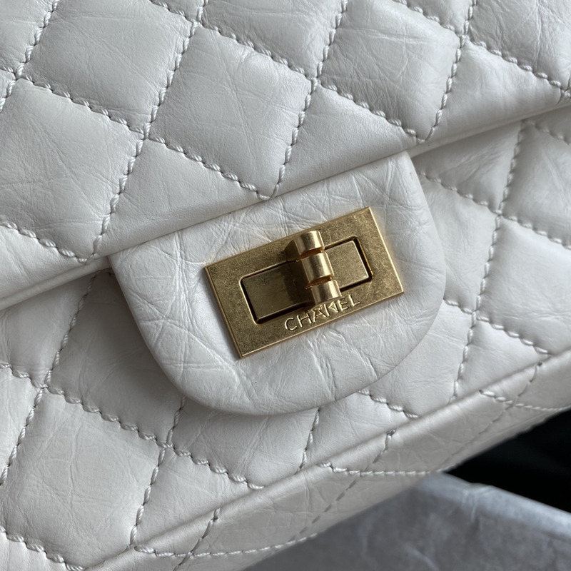 Ch*el hanbag aged calfskin & gold-tone metal white