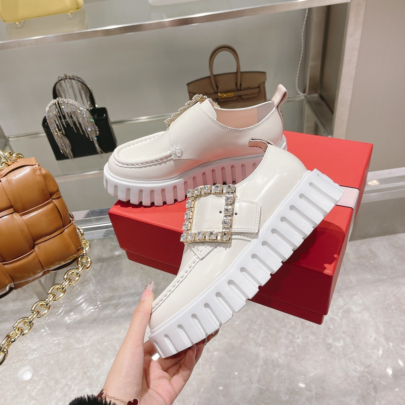 roger u1u1er go-thick strass buckle loafers in patent leather white