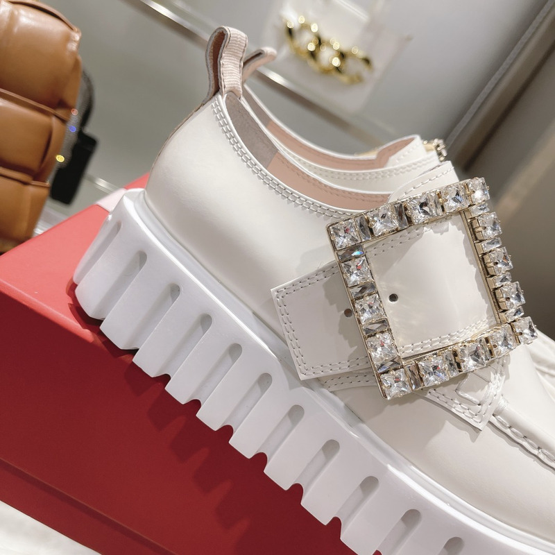 roger u1u1er go-thick strass buckle loafers in patent leather white