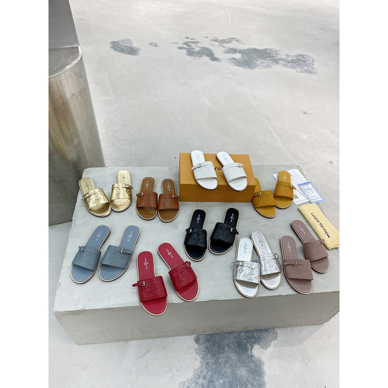 l**is V*t*n flat mules beige