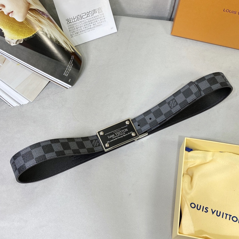 l**is V*t*n belt neo inventeur reversible black logo