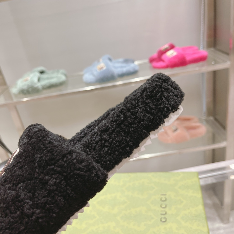 g*u*i x the n0*h F**e shearling slides black