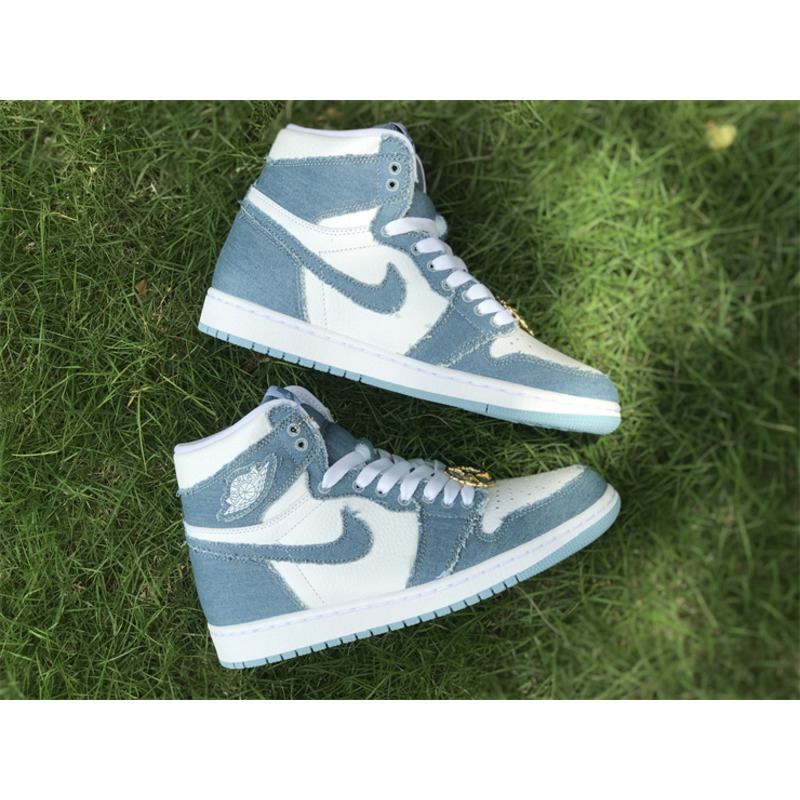 WMNS Air Jordan 1 Retro High OG