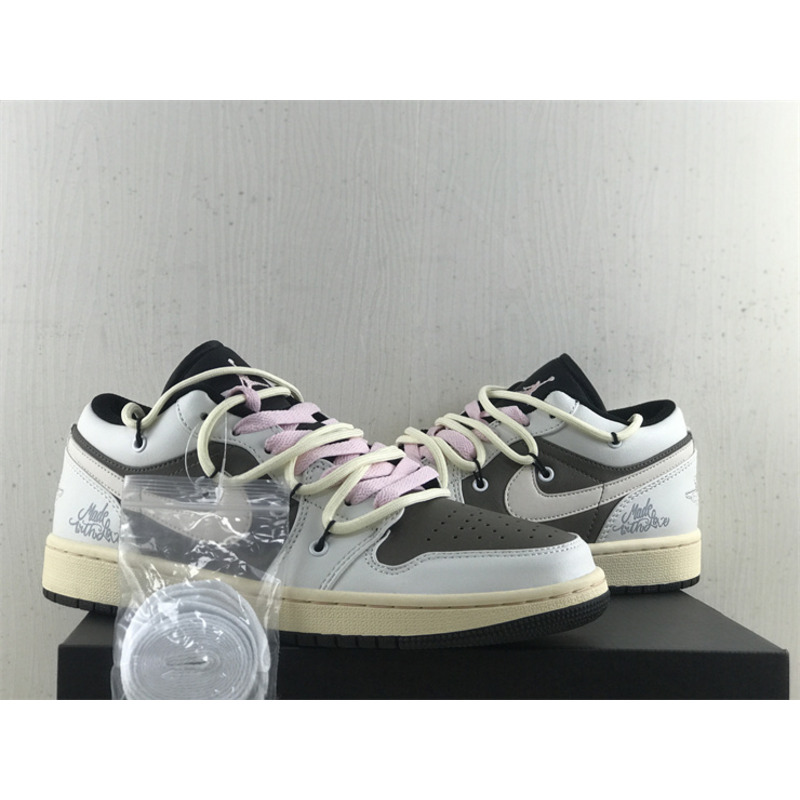 Jordan 1 Dunk Low in White&Grey