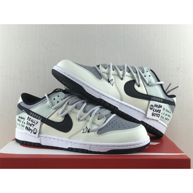 Nike Dunk Low Grey