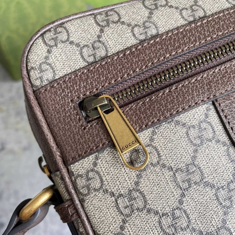 G*u*i sacoche toile motif gg bag