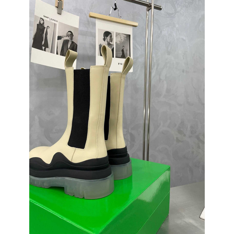 Bo*te*ga ve*ne*ta bv tire boots in white