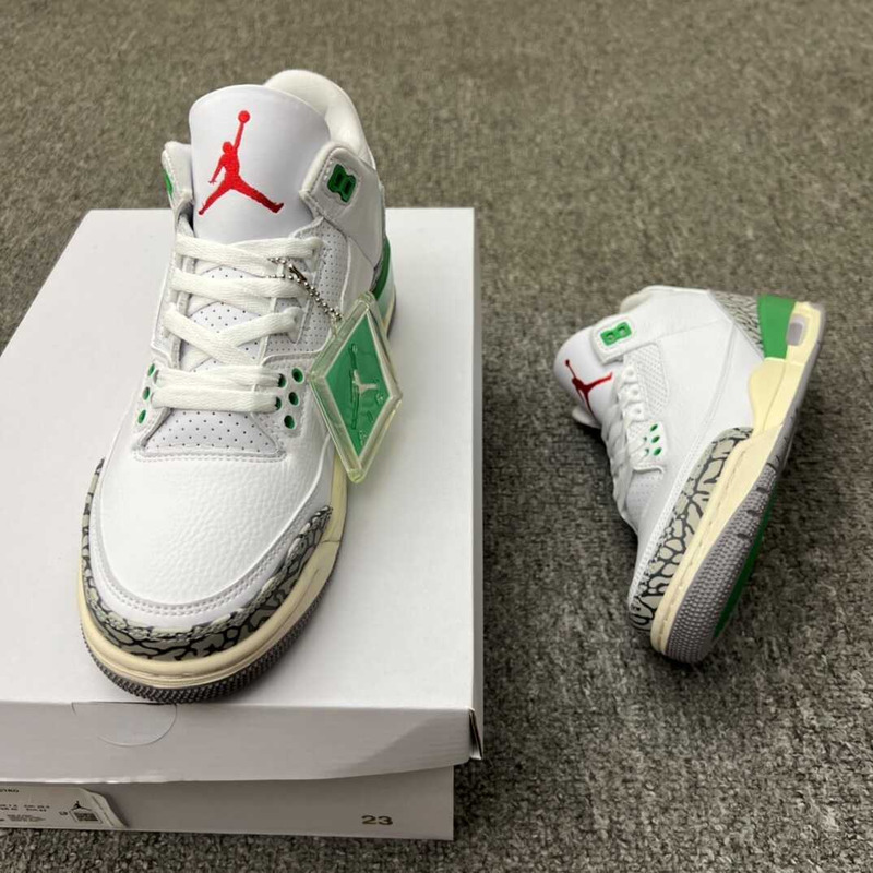 Air Jordan 3 Retro \"Lucky Green\" Sneaker