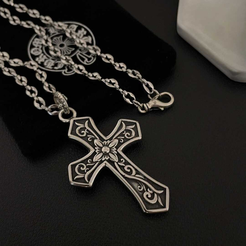 Ch*0me heart crucifixion print pendant necklace