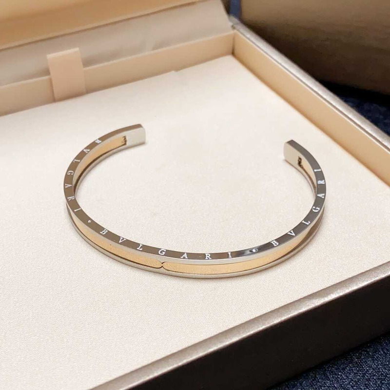 B*l*ai edge lettering logo bracelet silver