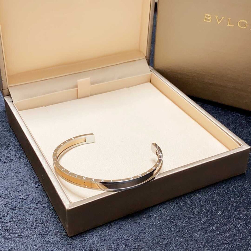 B*l*ai edge lettering logo bracelet silver