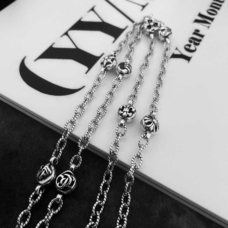 Ch*0me heart short cross necklace