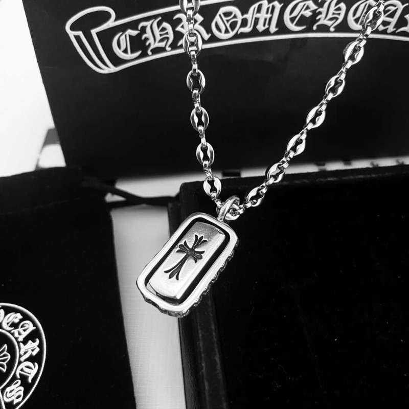 Ch*0me He**ts sterling silver necklace