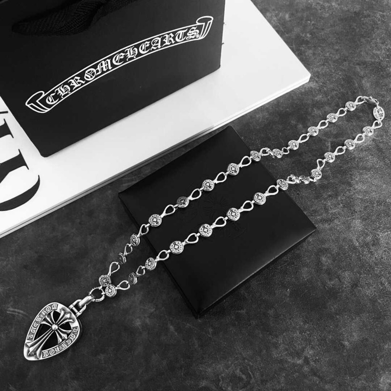 Ch*0me He**ts sterling silver necklace