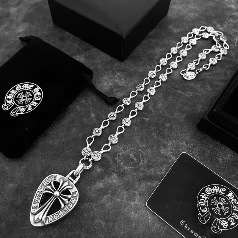 Ch*0me He**ts sterling silver necklace