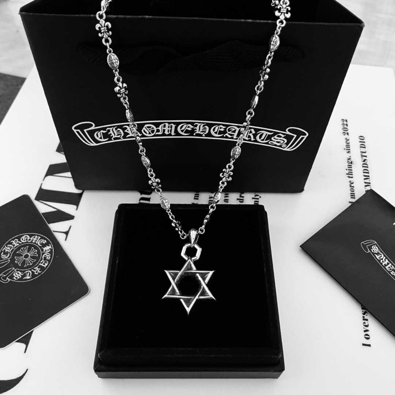 Ch*0me He**ts sterling silver necklace
