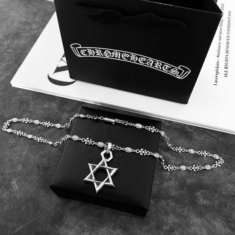 Ch*0me He**ts sterling silver necklace