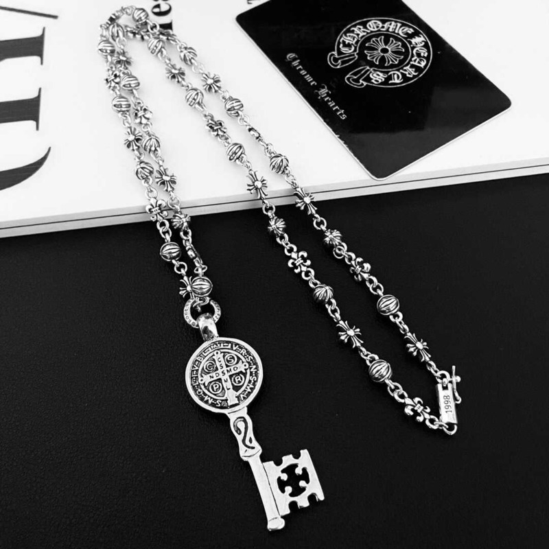 Ch*0me He**ts sterling silver necklace