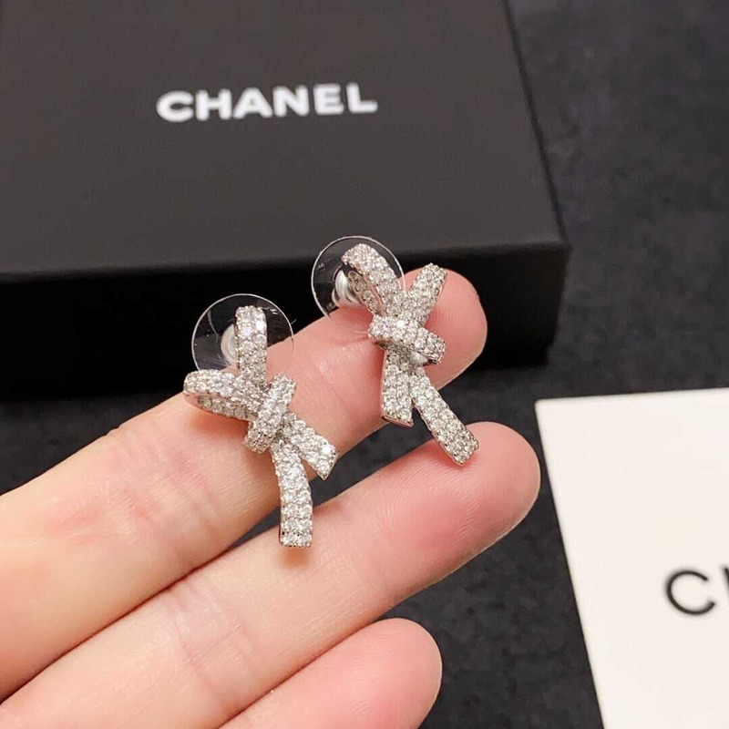 ch*el bow tie sparkling Di*m*nd earrings