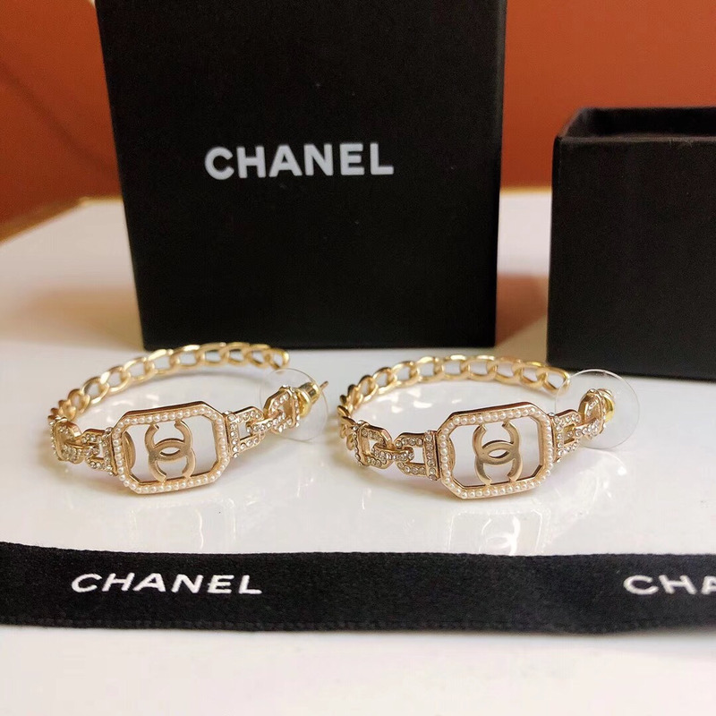 ch*el Di*m*nd metal earrings