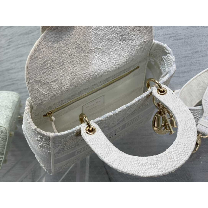 D*or medium lady d-lite bag embroidery white
