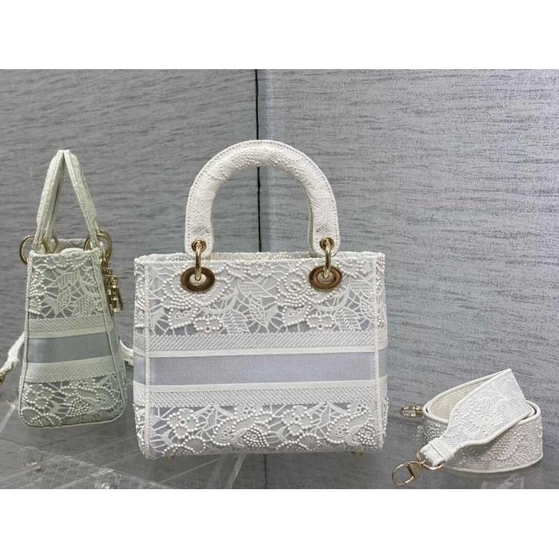D*or medium lady d-lite bag embroidery white