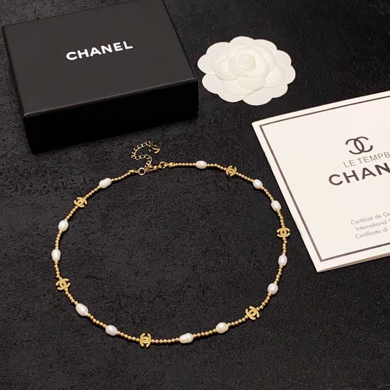 Ch*el pearl necklace gold