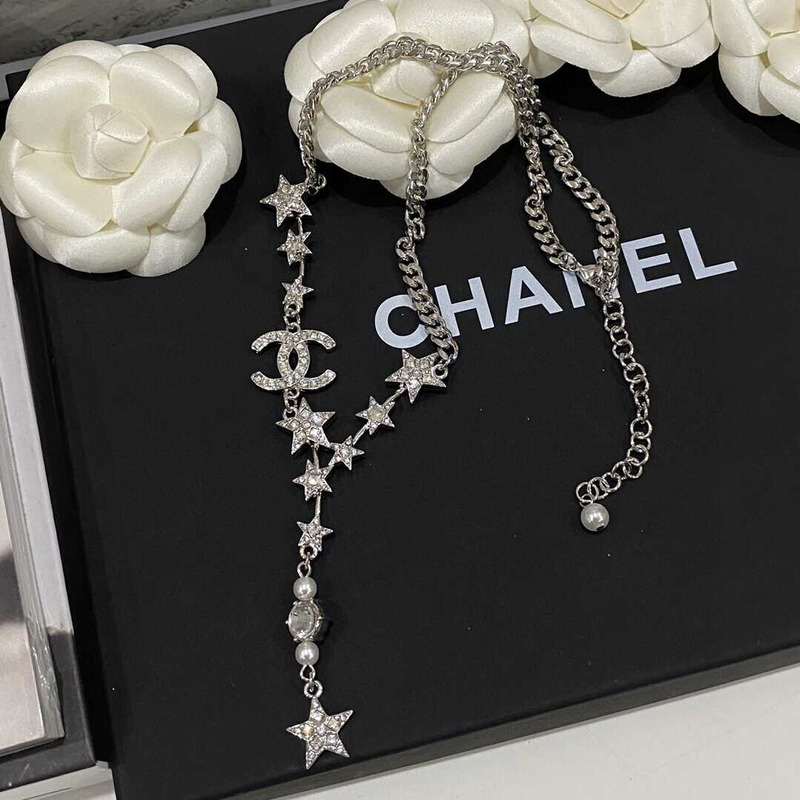 ch*el star Di*m*nd necklace