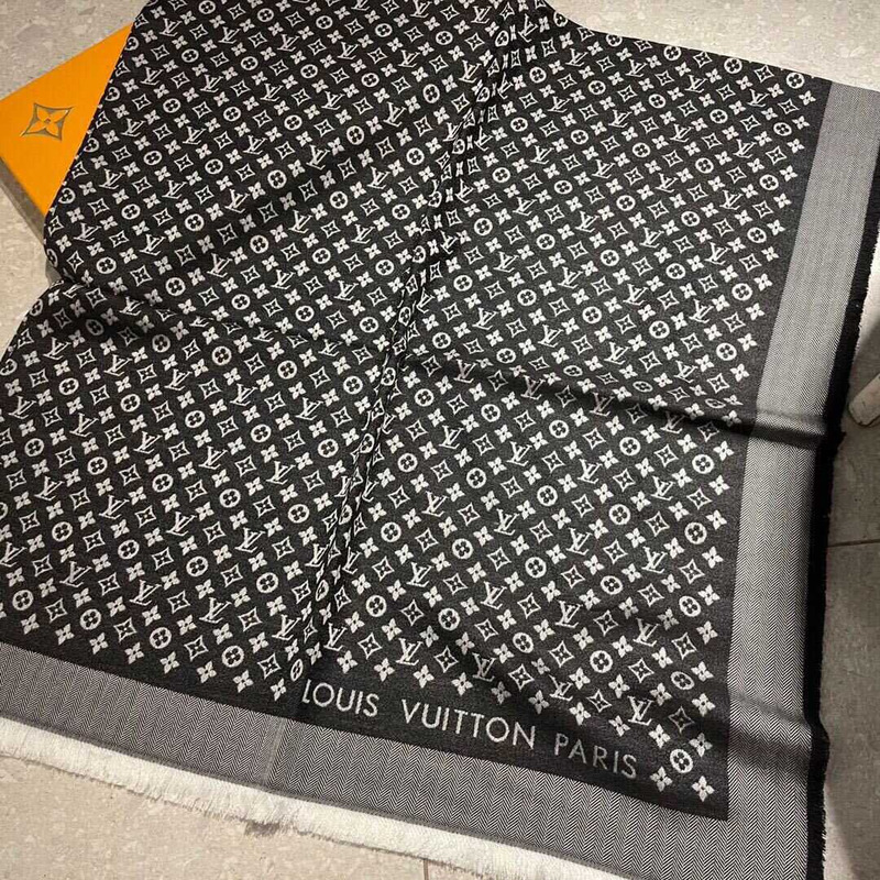 l**is V*t*n monogram scarf black