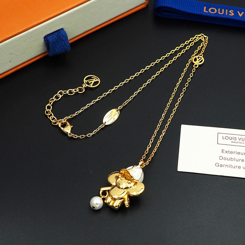 l**is v*t*n u1u1enne rat pendant  necklace di*m*nds and gemstone