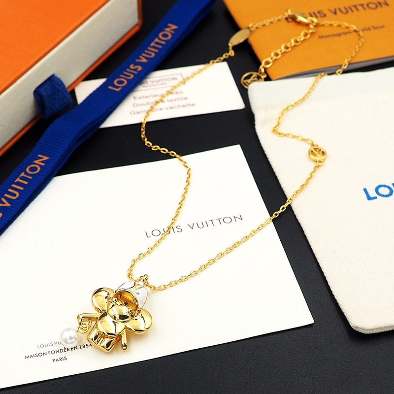 l**is v*t*n u1u1enne rat pendant  necklace di*m*nds and gemstone