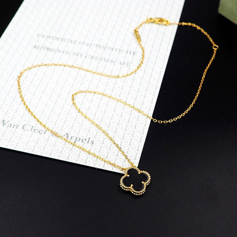 Van Cleef & ArPels Yellow Gold Black Onyx Vintage Alhambra Pendant Necklace