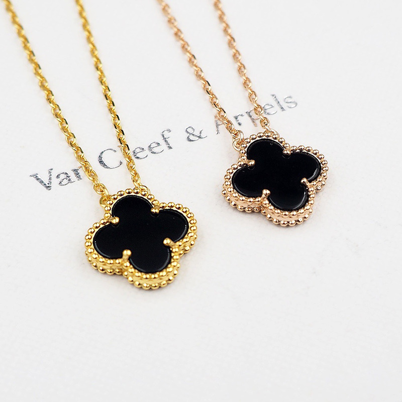 Van Cleef & ArPels Yellow Gold Black Onyx Vintage Alhambra Pendant Necklace