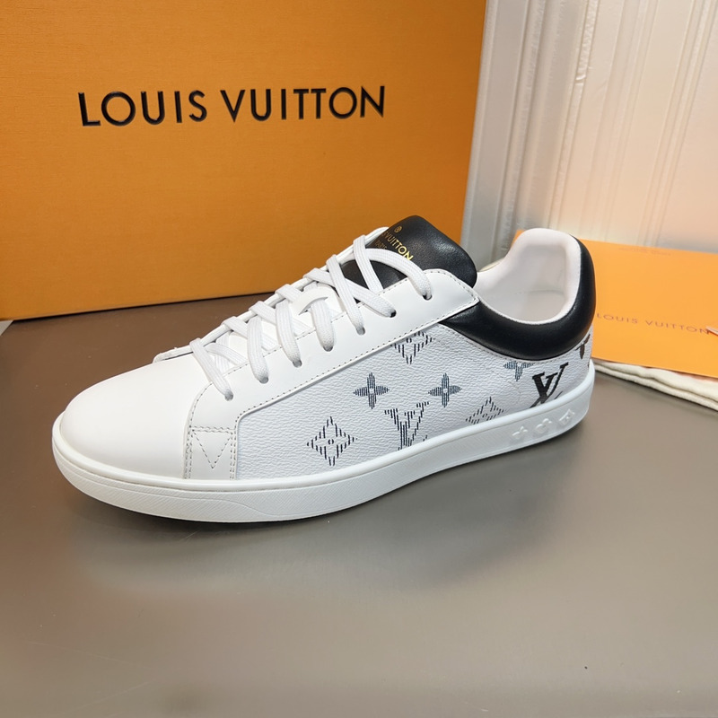 l**is V*t*n luxembourg trainer white