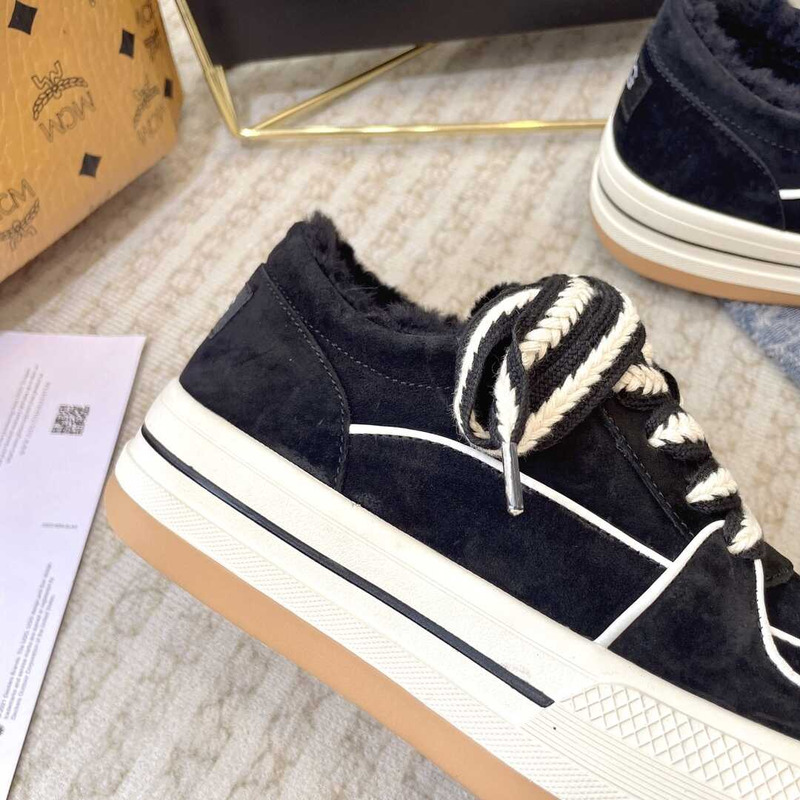 UGG Women\