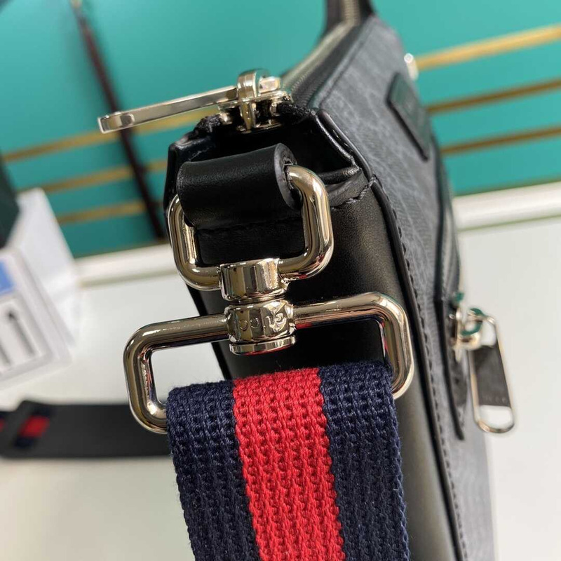 G*u*i gg small messenger bag black