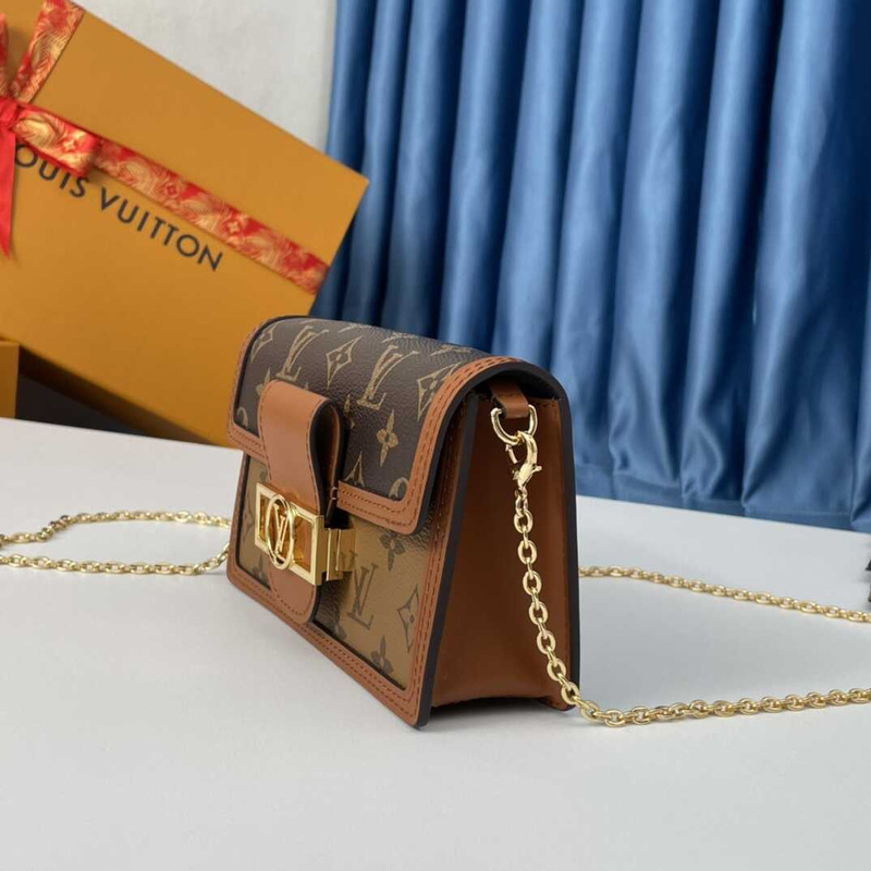 l**is V*t*n dauphine chain wallet reverse monogram bag