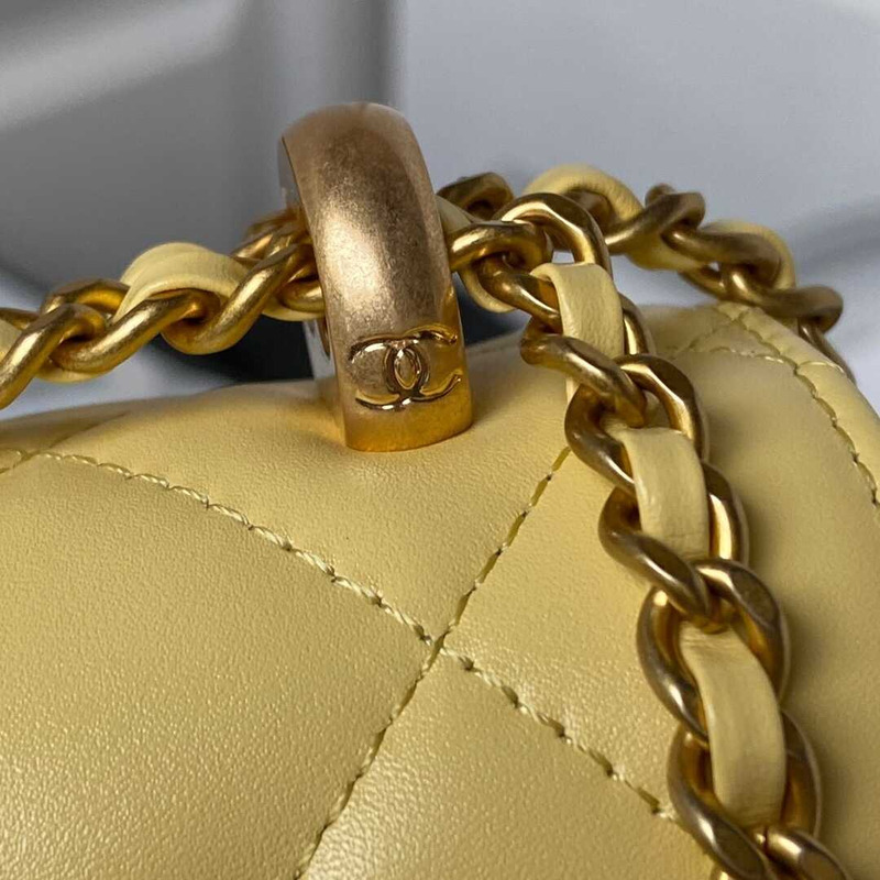 Ch*el classic flap bag in yellow