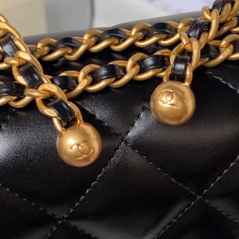 Ch*el classic flap bag in black