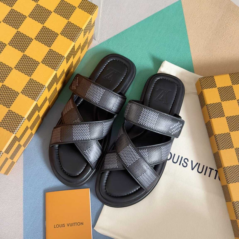 l**is V*t*n venice mule in monogram eclipse