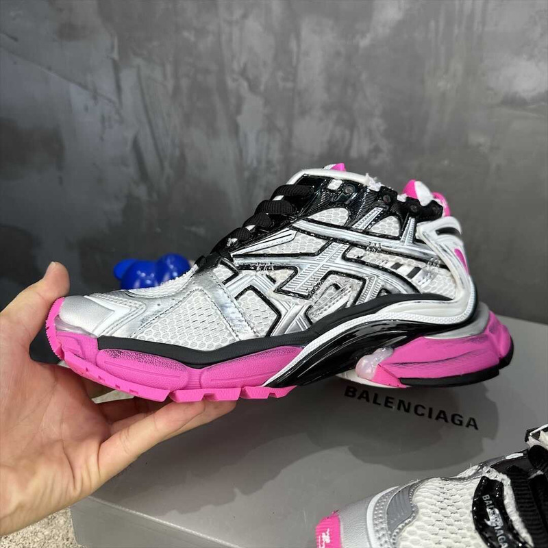 Ba*len*cia*ga runner silvery