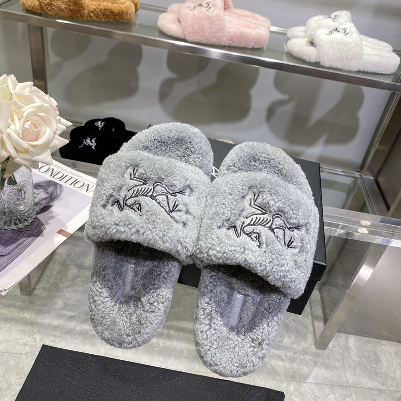Arcteryx Fur Slides Grey