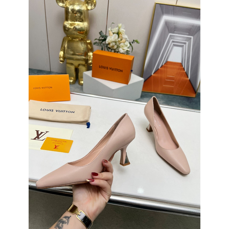 l**is V*t*n leather pumps nude