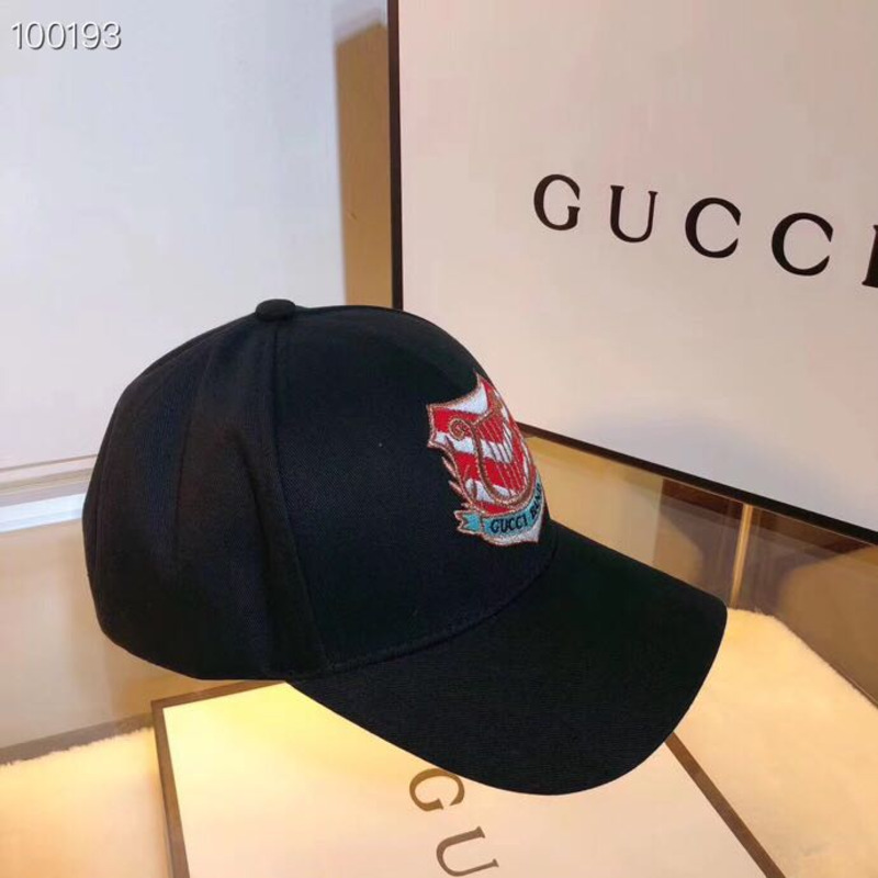 G*u*i baseball hat