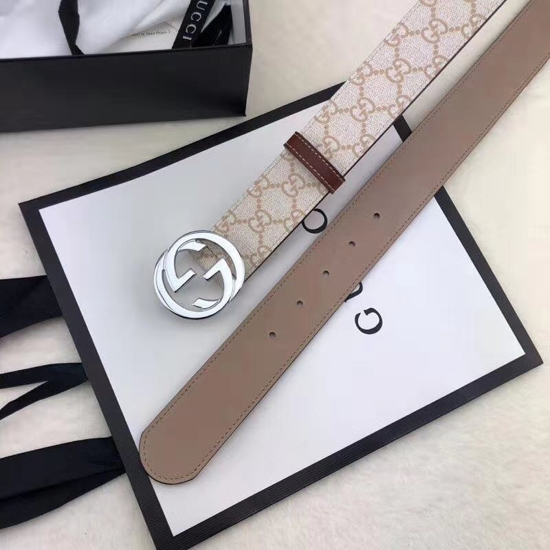 G*u*i belt with silver buckle