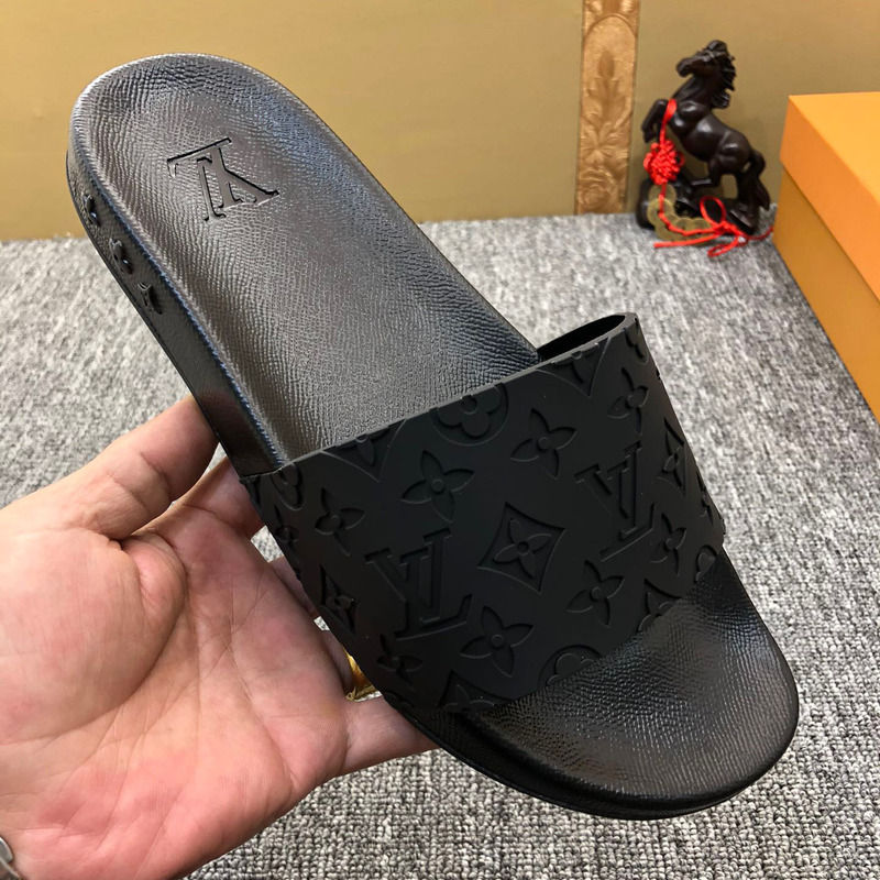 l**is V*t*n monogram slippers
