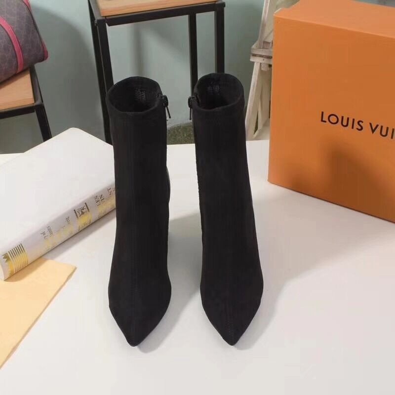 l**is V*t*n matchmake ankle boot
